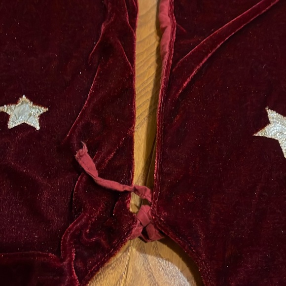 Dark red Velvet tree skirt Santa Claus snowman gold stars 41” diameter - Picture 9 of 15